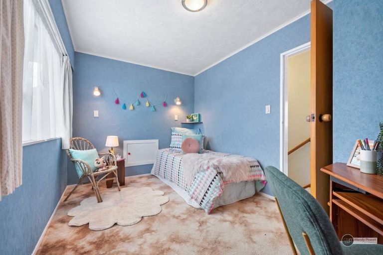 Photo of property in 34 Mcenroe Grove, Naenae, Lower Hutt, 5011