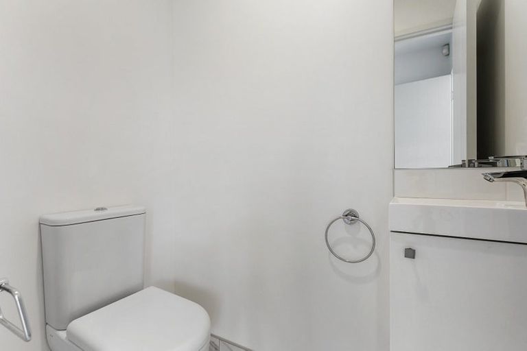 Photo of property in 47c Lynwood Road, New Lynn, Auckland, 0600