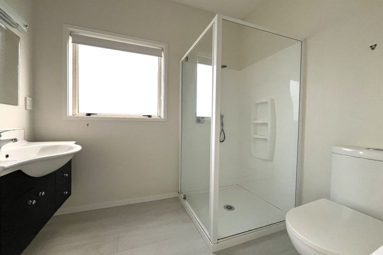 Photo of property in 52 Seaview Road, Paremata, Porirua, 5024