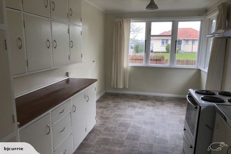 Photo of property in 6 Rochester Street, Awapuni, Palmerston North, 4412