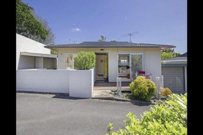 Photo of property in 2/17 Vida Place, Howick, Auckland, 2014