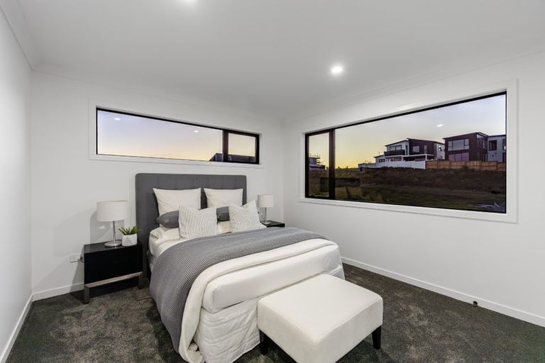 Photo of property in 52 Kumukumu Road, Long Bay, Auckland, 0630