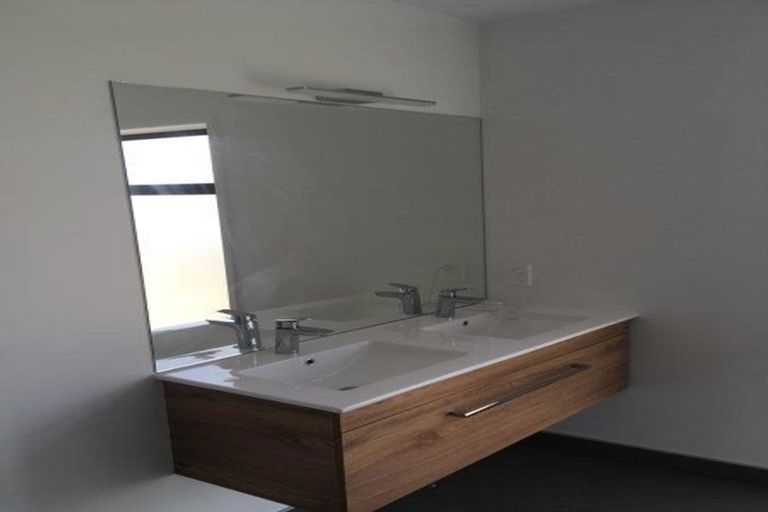 Photo of property in 34 Minaret Ridge, Wanaka, 9305