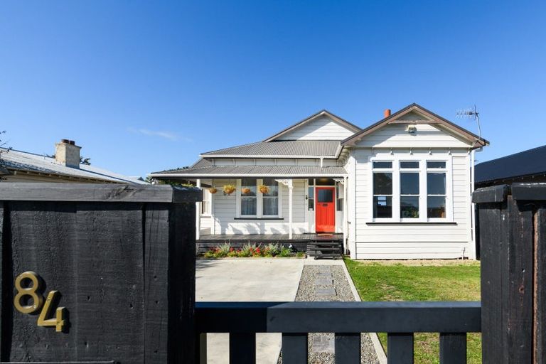 Photo of property in 84 Featherston Street, Takaro, Palmerston North, 4412