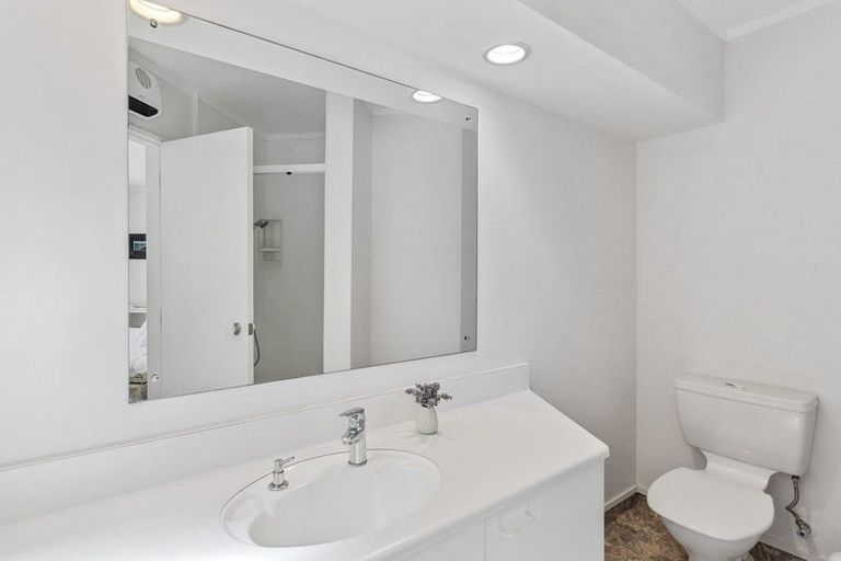 Photo of property in 43 Ngarara Road, Waikanae, 5036