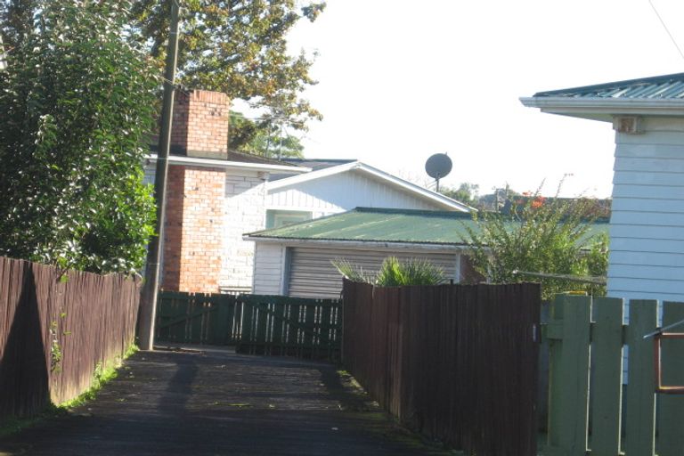 Photo of property in 22 Clendon Place, Manurewa, Auckland, 2102