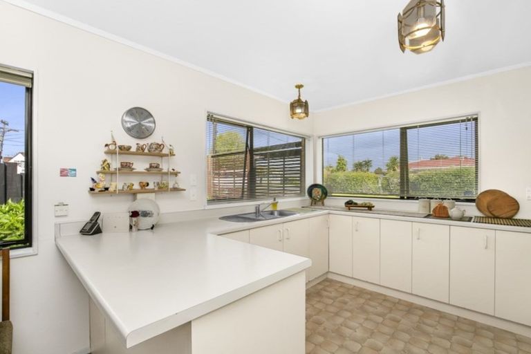 Photo of property in 1/1 Edmund Hillary Avenue, Papakura, 2110