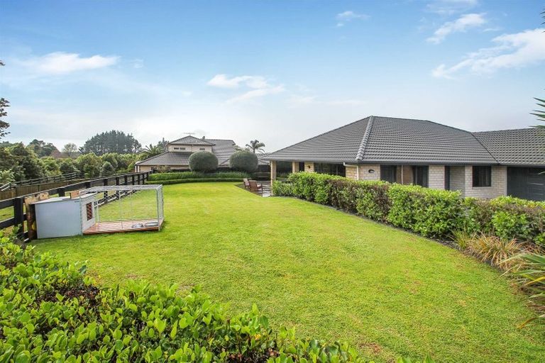Photo of property in 35 Lough Bourne Drive, Pukekohe, 2120