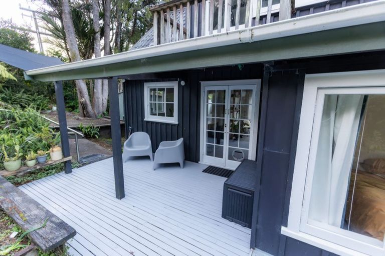 Photo of property in 33 Tainui Road, Titirangi, Auckland, 0604