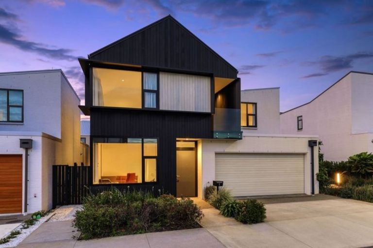 Photo of property in 8 Hastings Street, Hobsonville, Auckland, 0616