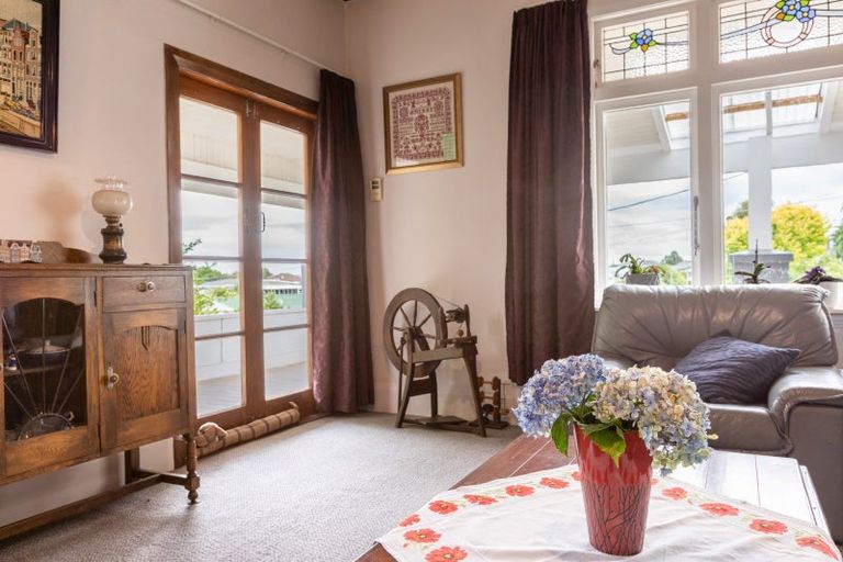 Photo of property in 16 Chamberlain Street, Dannevirke, 4930