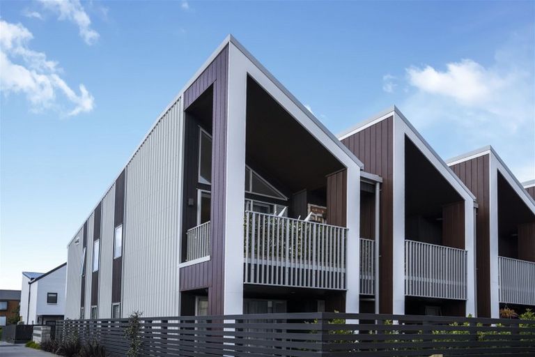 Photo of property in 12/28 Nevill Road, Hobsonville, Auckland, 0616