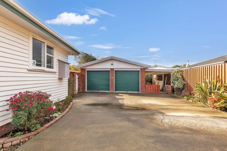 Photo of property in 13 Waimarie Avenue, Paraparaumu, 5032