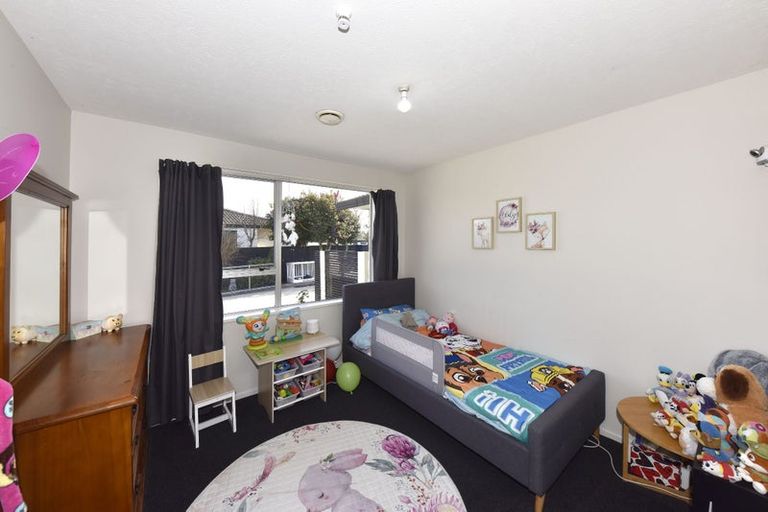 Photo of property in 55 Solomon Avenue, Redwood, Christchurch, 8051