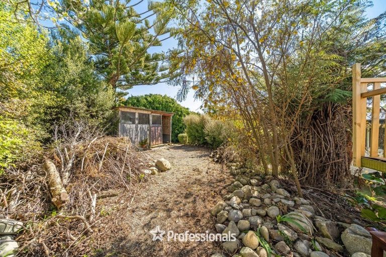 Photo of property in 118 Holborn Drive, Stokes Valley, Lower Hutt, 5019