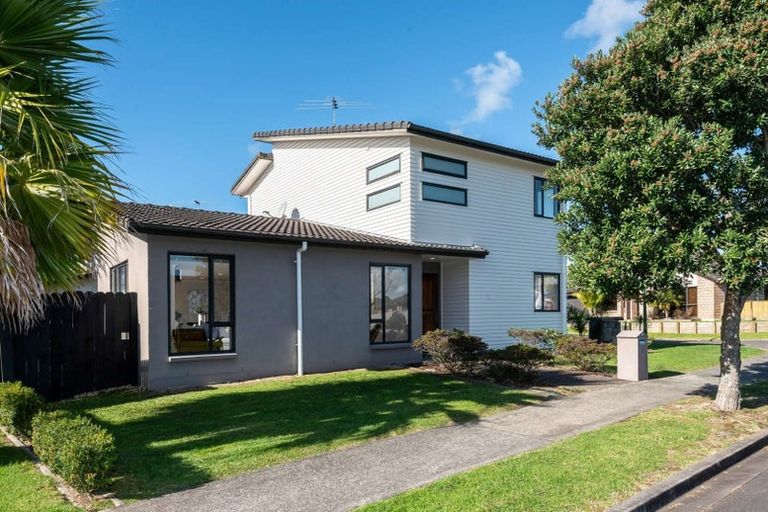 Photo of property in 2 Jack Place, Flat Bush, Auckland, 2019