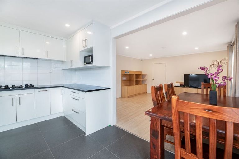 Photo of property in 308 Great North Road, Henderson, Auckland, 0612