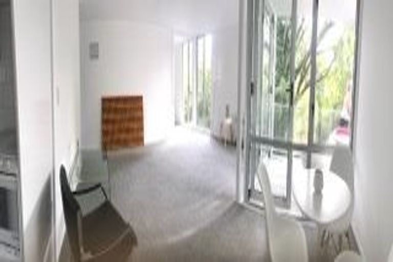 Photo of property in 2/15 Peterborough Street, Christchurch Central, Christchurch, 8013