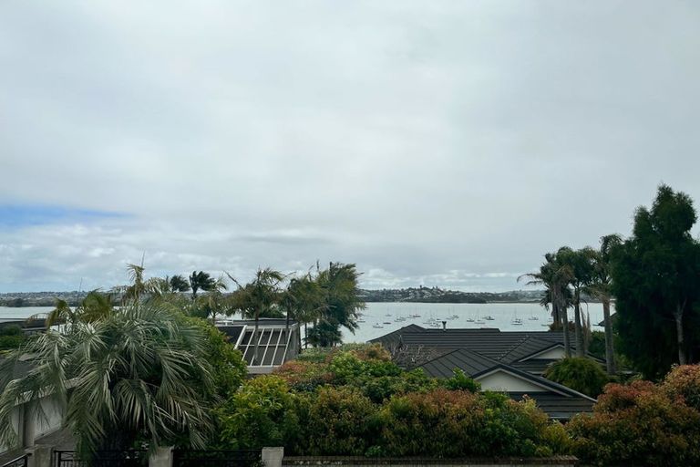 Photo of property in 35 Clyside Avenue, Half Moon Bay, Auckland, 2012