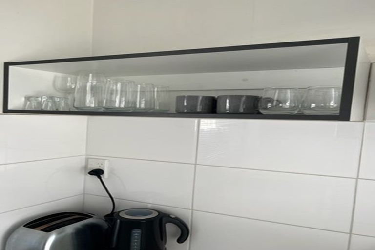 Photo of property in Beresford Apartments, 12/118u Russell Terrace, Berhampore, Wellington, 6023