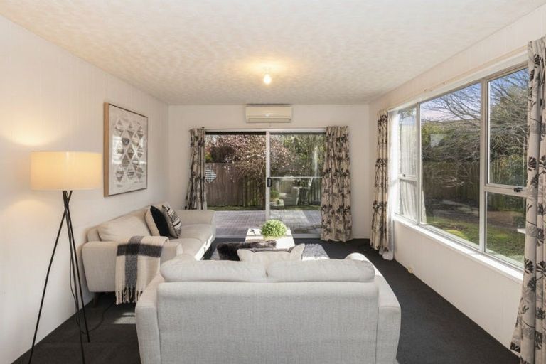 Photo of property in 2/12 Steadman Road, Broomfield, Christchurch, 8042