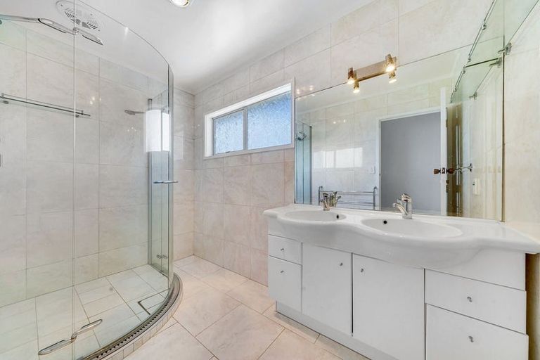 Photo of property in 6 Deacon Road, Riverhead, Kumeu, 0892