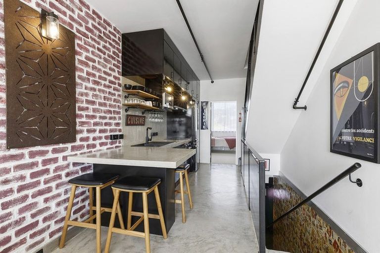 Photo of property in Qba Apartments, 4d/51 Webb Street, Mount Cook, Wellington, 6011