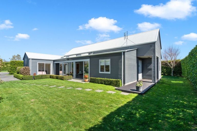 Photo of property in 12 Burgundy Drive, Martinborough, 5711