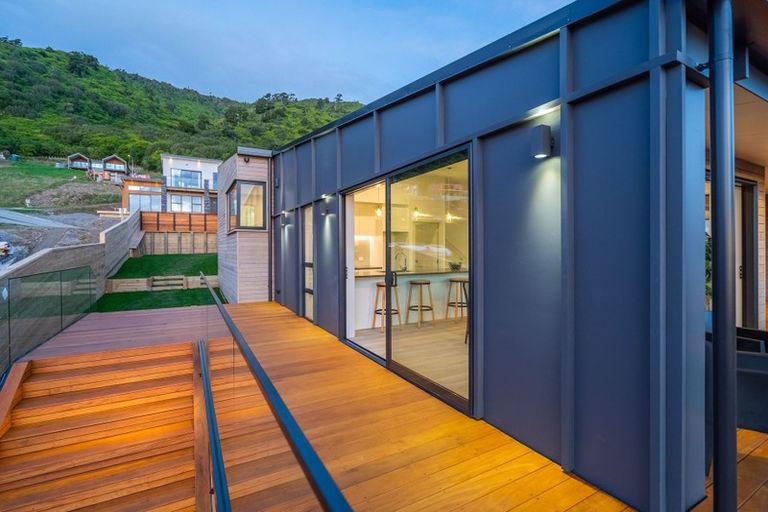 Photo of property in 92 Kotare Street, Waikanae, 5036