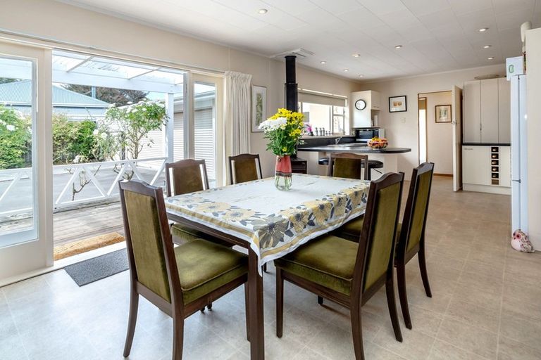 Photo of property in 62 Kuratawhiti Street, Greytown, 5712