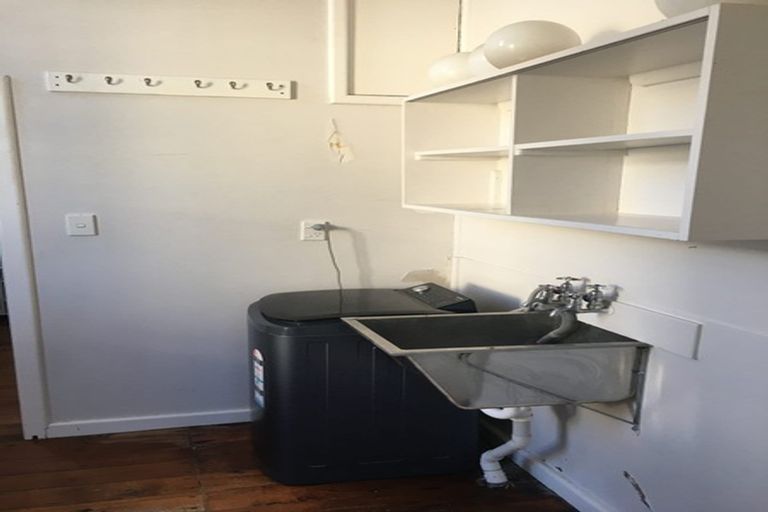 Photo of property in 13 Myrtle Crescent, Mount Cook, Wellington, 6021