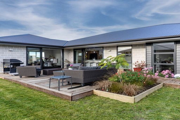 Photo of property in 21 Goldie Drive, Rangiora, 7400