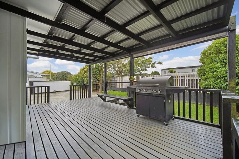 Photo of property in 2/450 Great South Road, Opaheke, Papakura, 2113