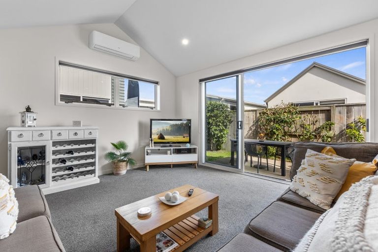 Photo of property in 10 Chain Place, Papamoa, 3118