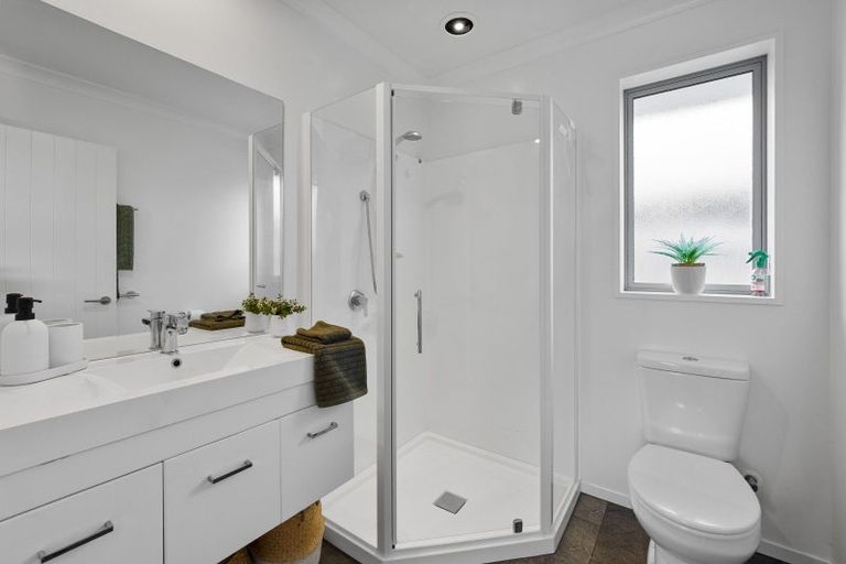 Photo of property in 16 Whiteoak Grove, Tinwald, Ashburton, 7700