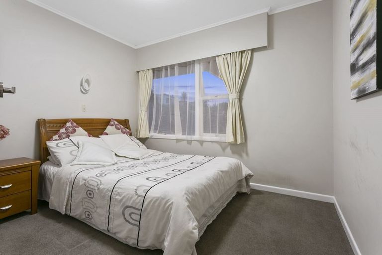 Photo of property in 1/24 Martin Crescent, Northcote, Auckland, 0627