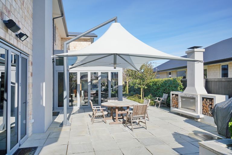 Photo of property in 15 Breton Close, Northwood, Christchurch, 8051