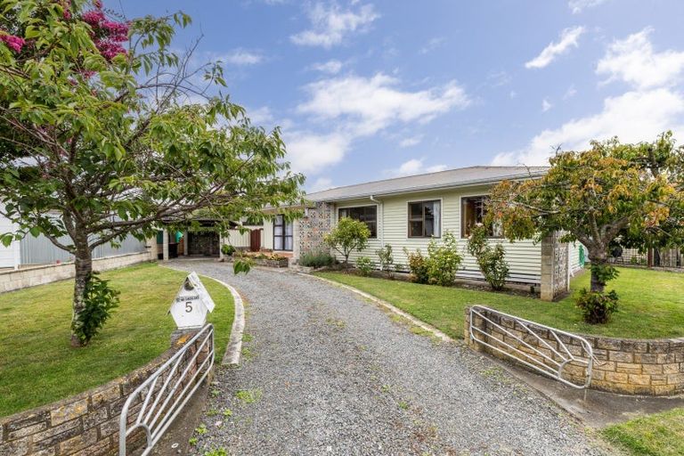 Photo of property in 5 Ngarimu Street, Havelock North, 4130