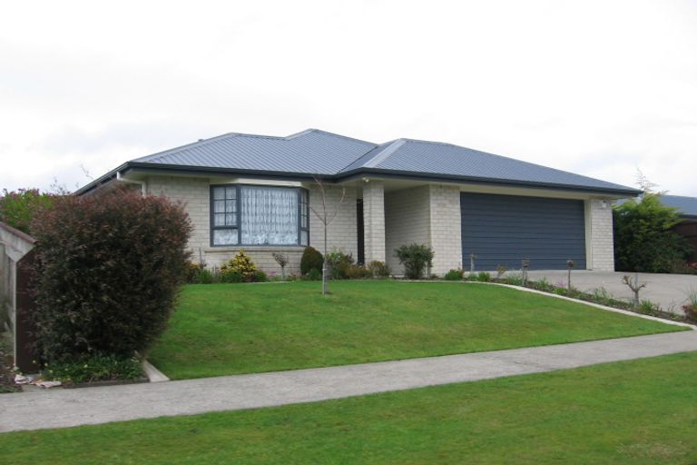 Photo of property in 108 Peter Hall Drive, Kelvin Grove, Palmerston North, 4414