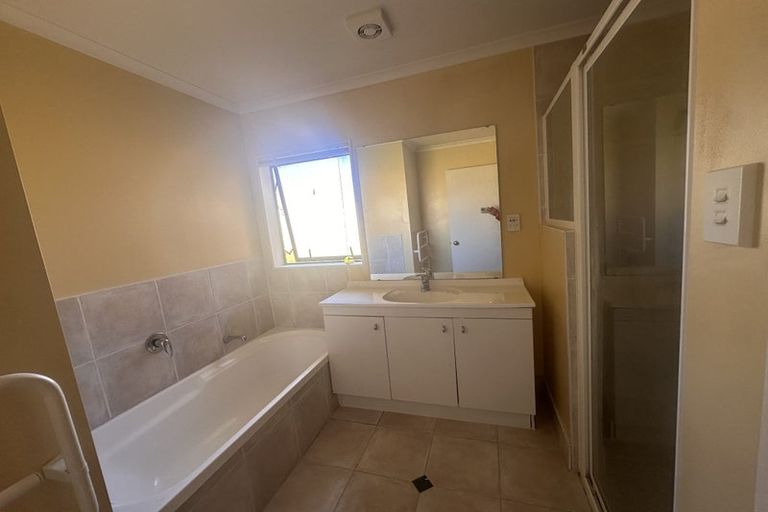 Photo of property in 12 Millington Place, Huntington Park, Auckland, 2013