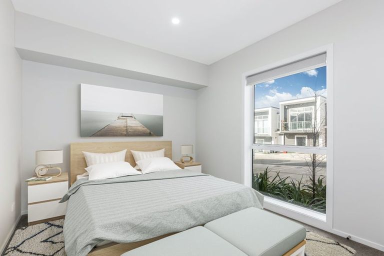 Photo of property in 5 Kohu Way, Whitby, Porirua, 5024