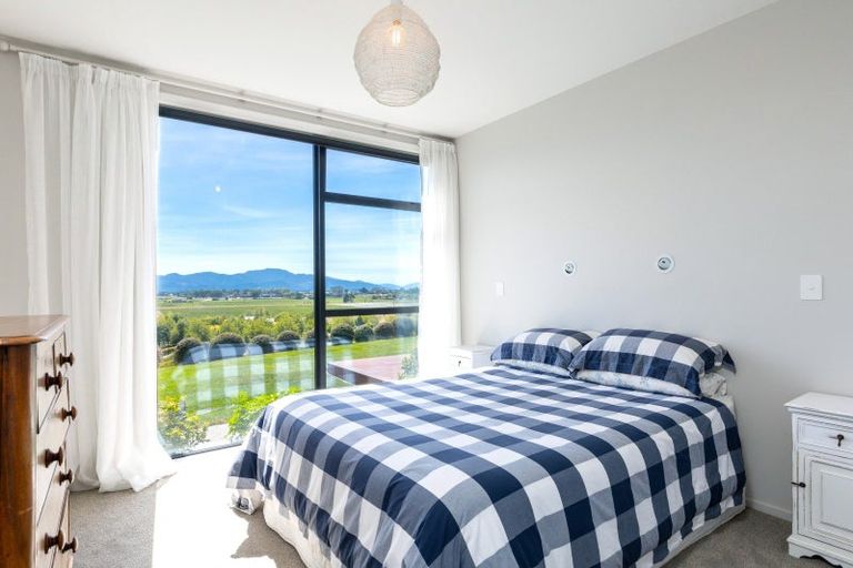 Photo of property in 21 Dry Hills Lane, Riverlands, Blenheim, 7274