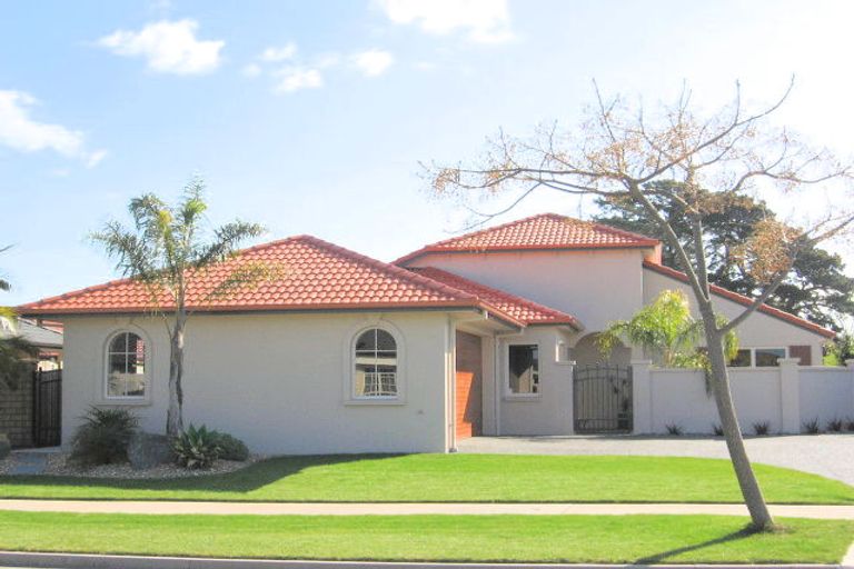 Photo of property in 4 Saint Heliers Place, Papamoa Beach, Papamoa, 3118