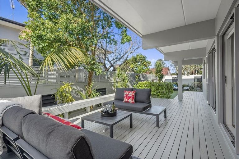 Photo of property in 2/19a Sanders Avenue, Takapuna, Auckland, 0622