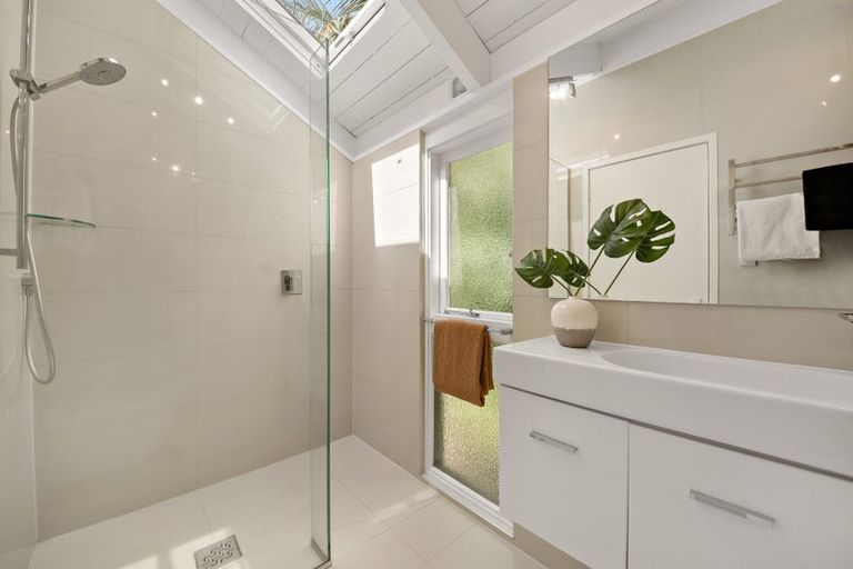 Photo of property in 26 Braemar Road, Castor Bay, Auckland, 0620