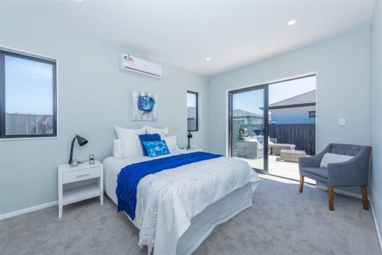 Photo of property in 12 Vinistra Road, Kumeu, 0810