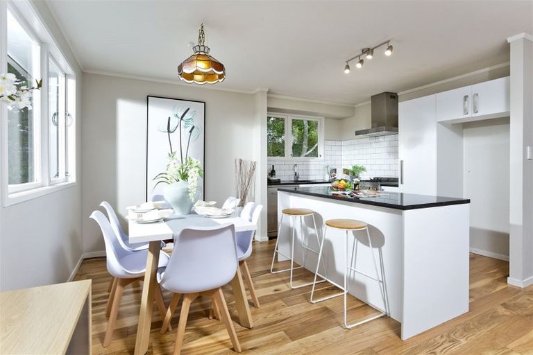 Photo of property in 1/32 Tamahere Drive, Glenfield, Auckland, 0629