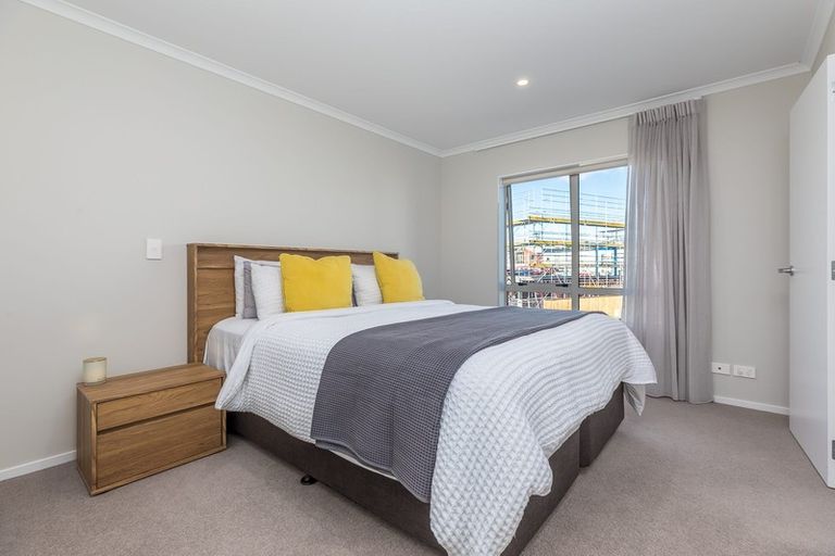 Photo of property in 14 Manutewhau Road, Massey, Auckland, 0614