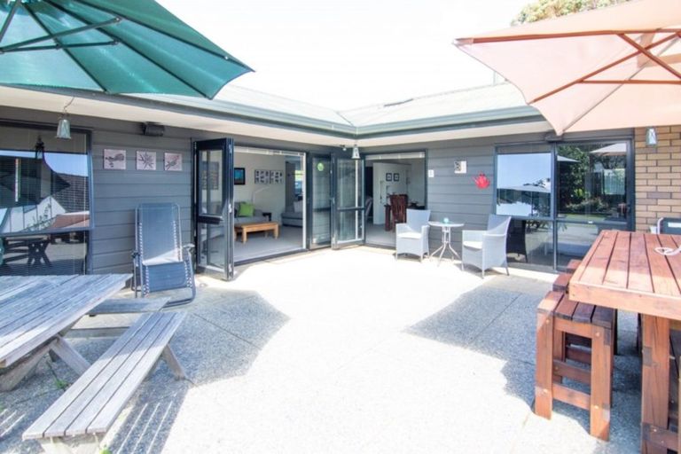 Photo of property in 8 Northbrook Court, Roslyn, Palmerston North, 4414