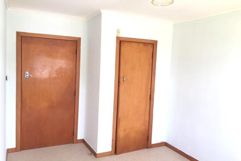 Photo of property in 6 Tawa Road, Te Atatu Peninsula, Auckland, 0610